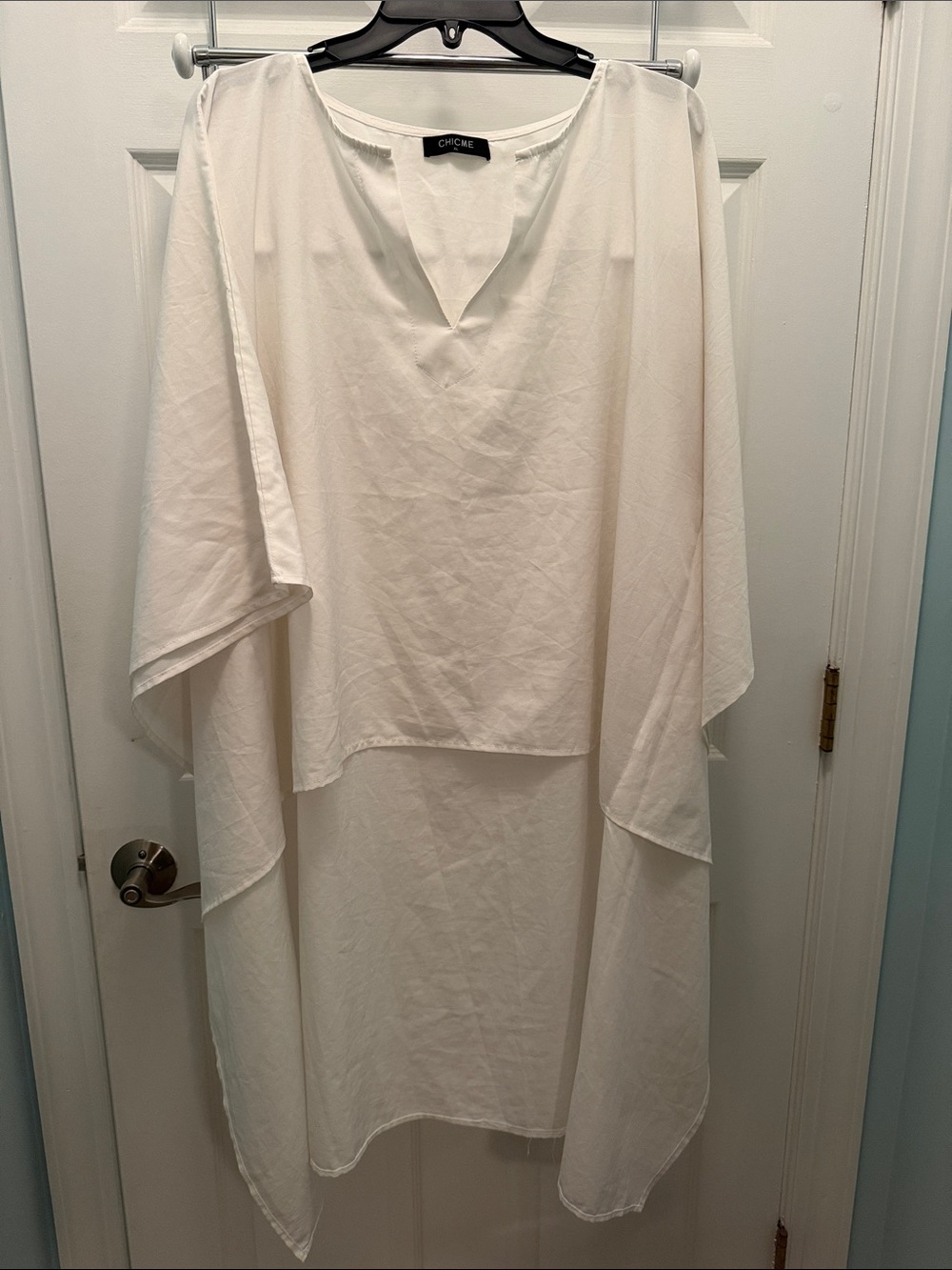 Lightweight White V-Neck Layered Tunic - Picture 3 of 4